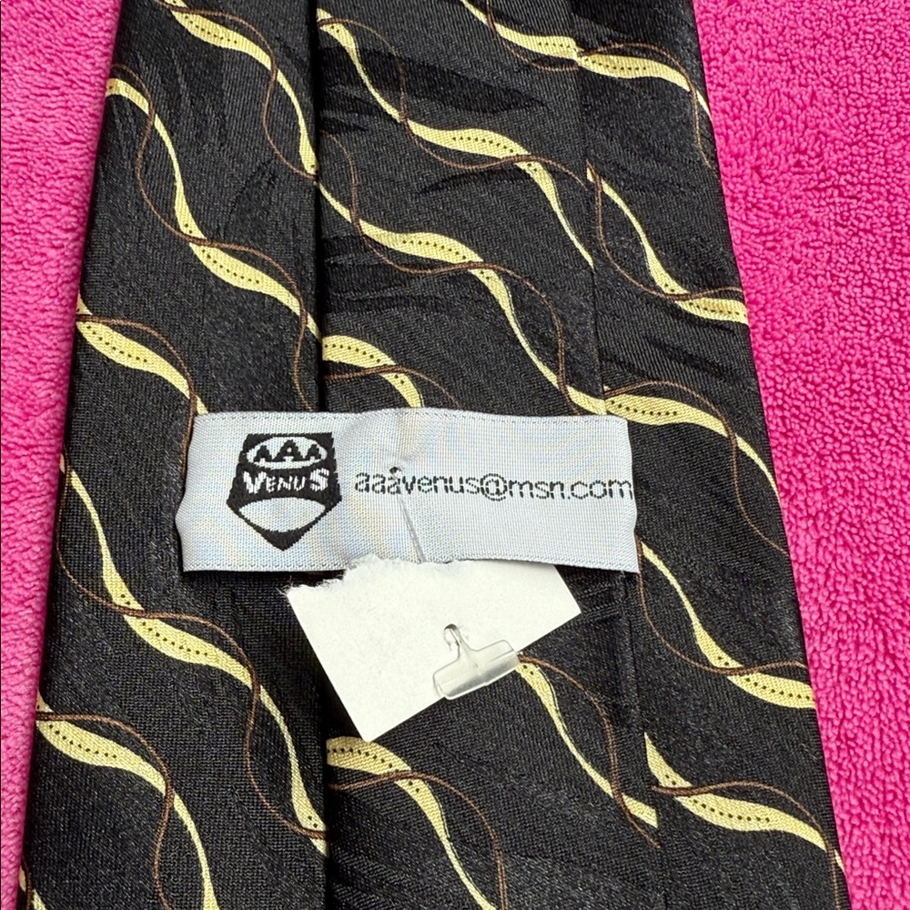 VENUS Elegant Black and Gold Men's Tie